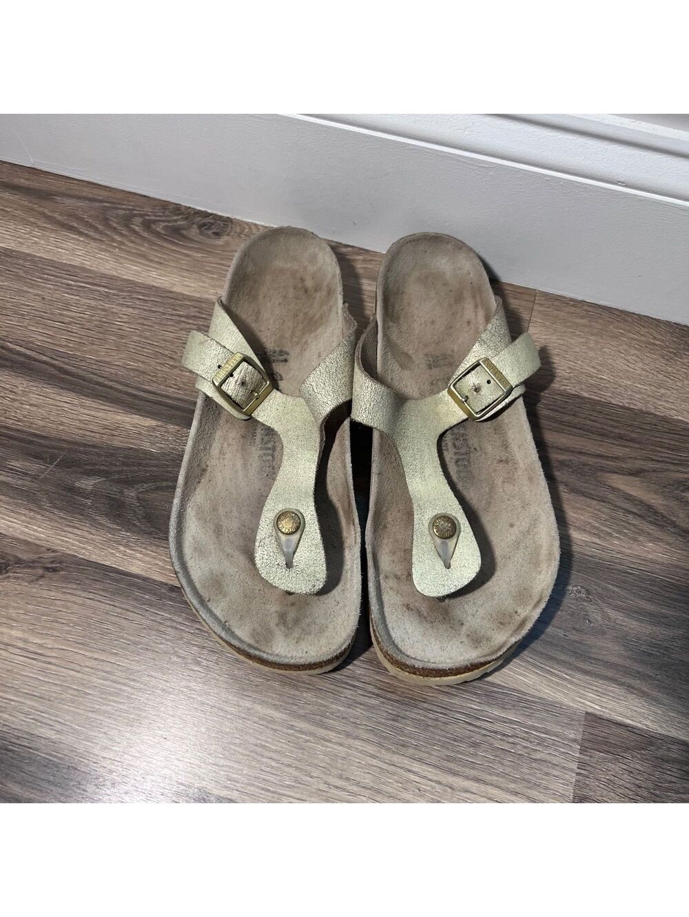 Birkenstock Gizeh thong sandals metallic gold women's size 10 (41)